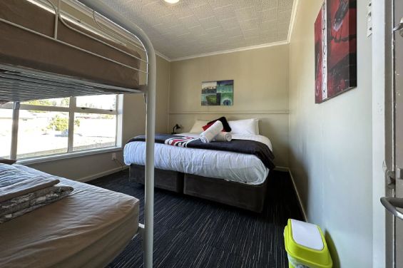 Ruataniwha Lodge - bedroom