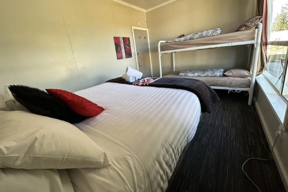 Ruataniwha Lodge - bedroom