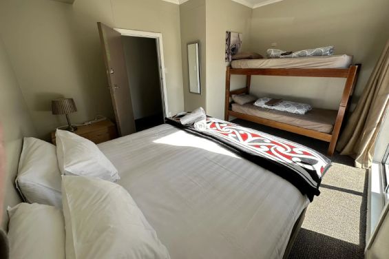 Ruataniwha Lodge - bedroom